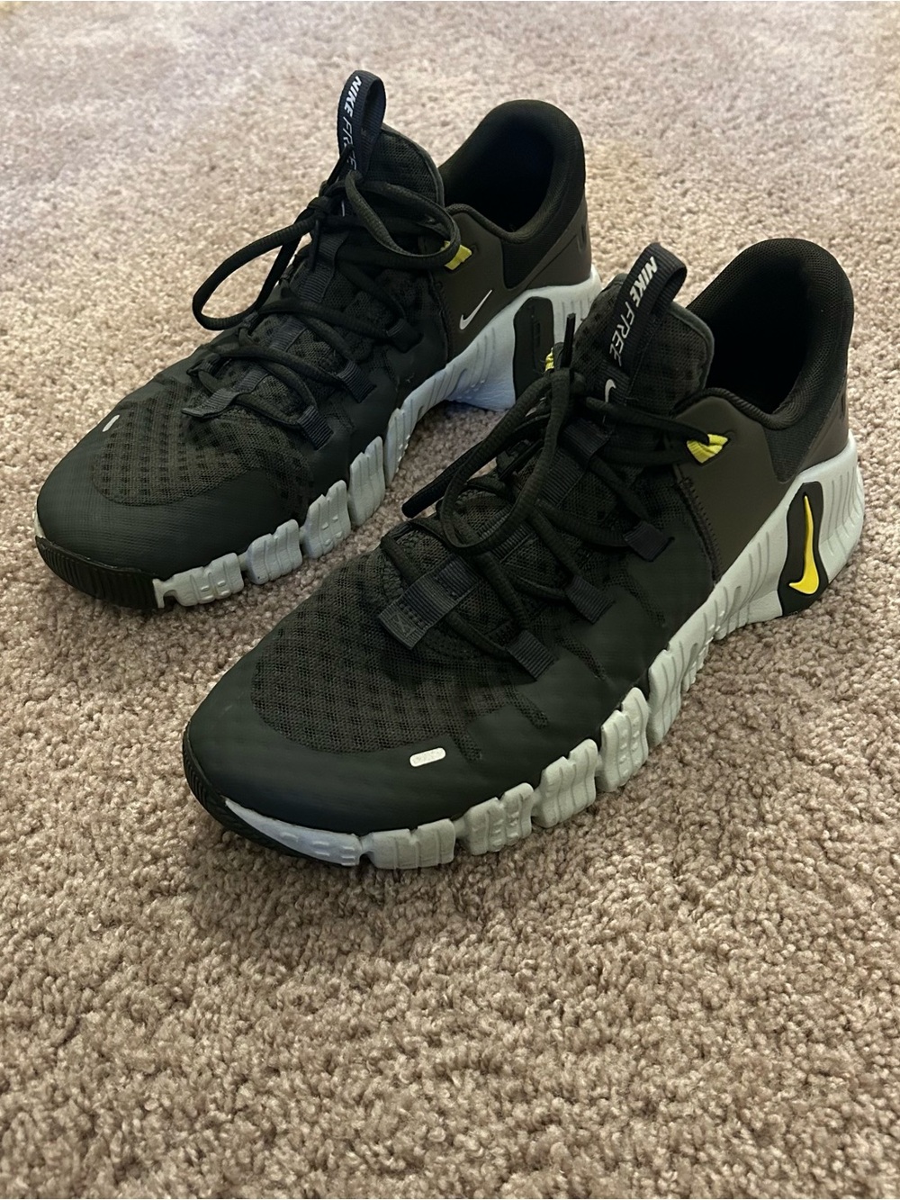 Nike Free Metcon 5 Sequoia High Voltage Sneakers Men’s Size 12.5